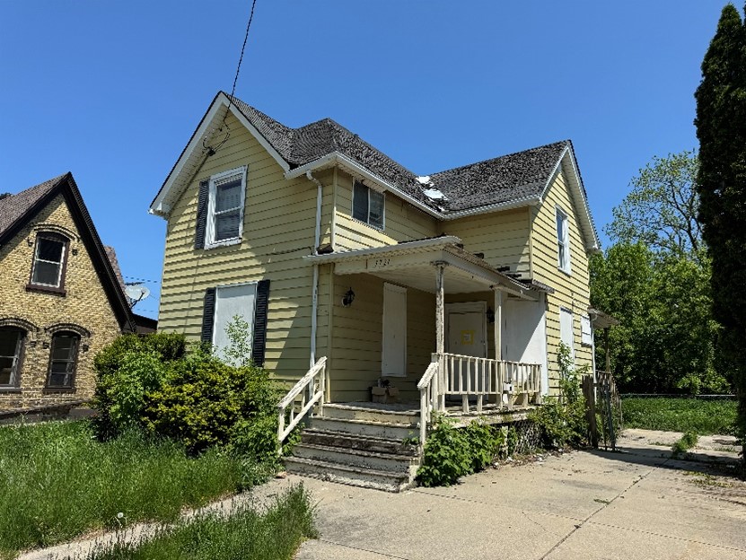 1721 St Clair St facade